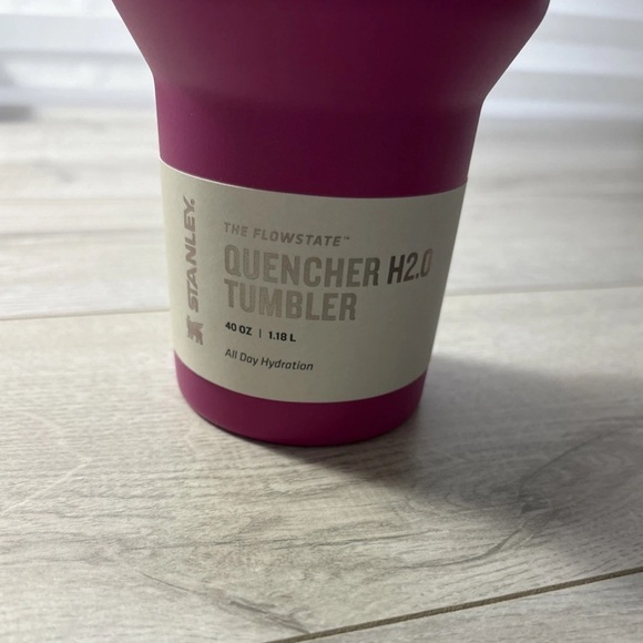 NEW Stanley The Quencher H2.0 Flowstate™ Tumbler | 40 OZ - Picture 4 of 9